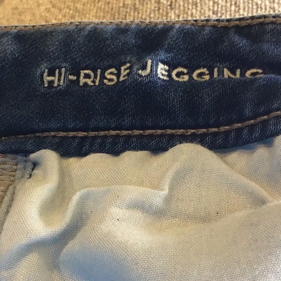 American Eagle | 🦅 Hi-Rise Jegging Distressed Size 2 Regular - Picture 11 of 15